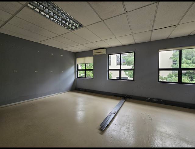 774M² OFFICE TO LET IN BRYANSTON